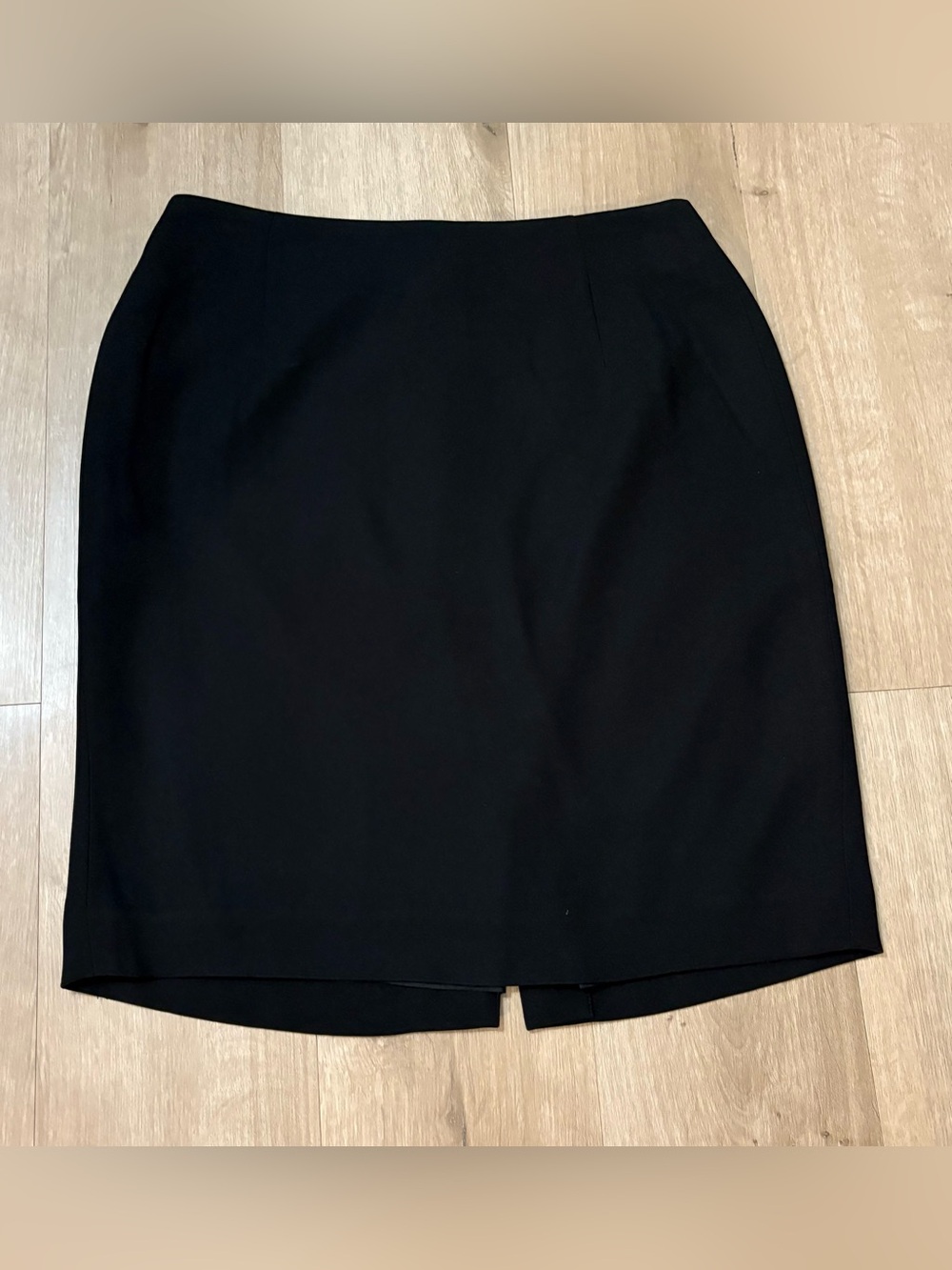 Women’s Ann Taylor LOFT Black Lined Above Knee Skirt - Size 2